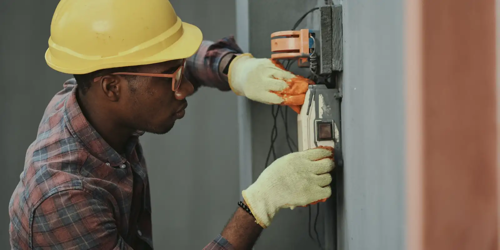 Maintenance Engineer Fixing